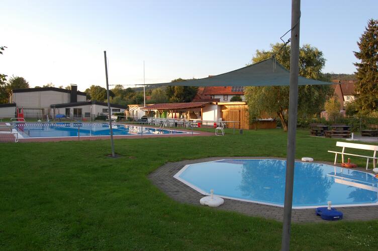 Schwimmbad Ehringen
