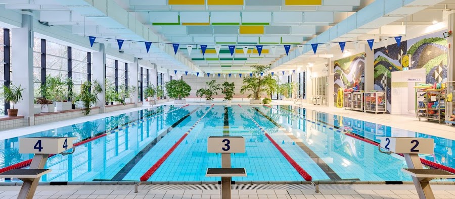 Schwimmhalle Fischerinsel
