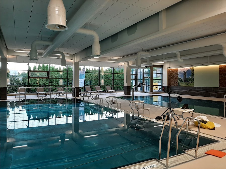 Schwimmhalle