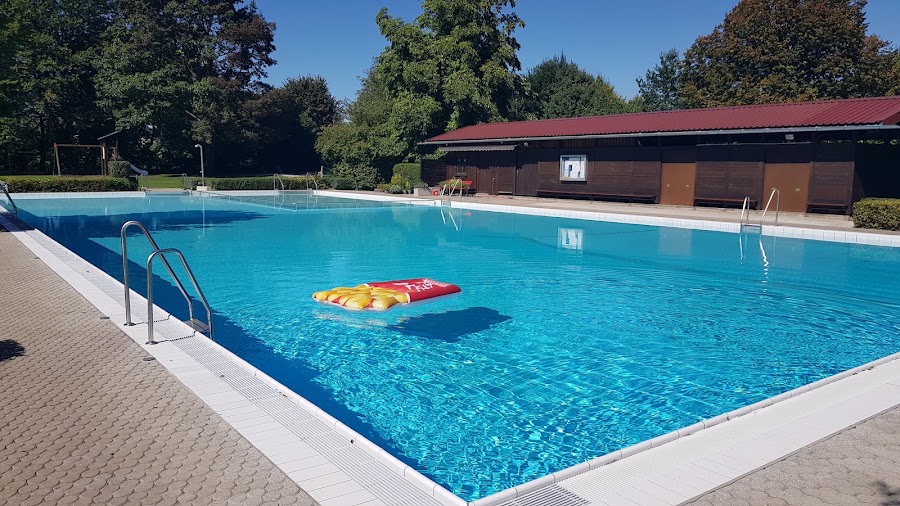 Schwimmbad Harthausen