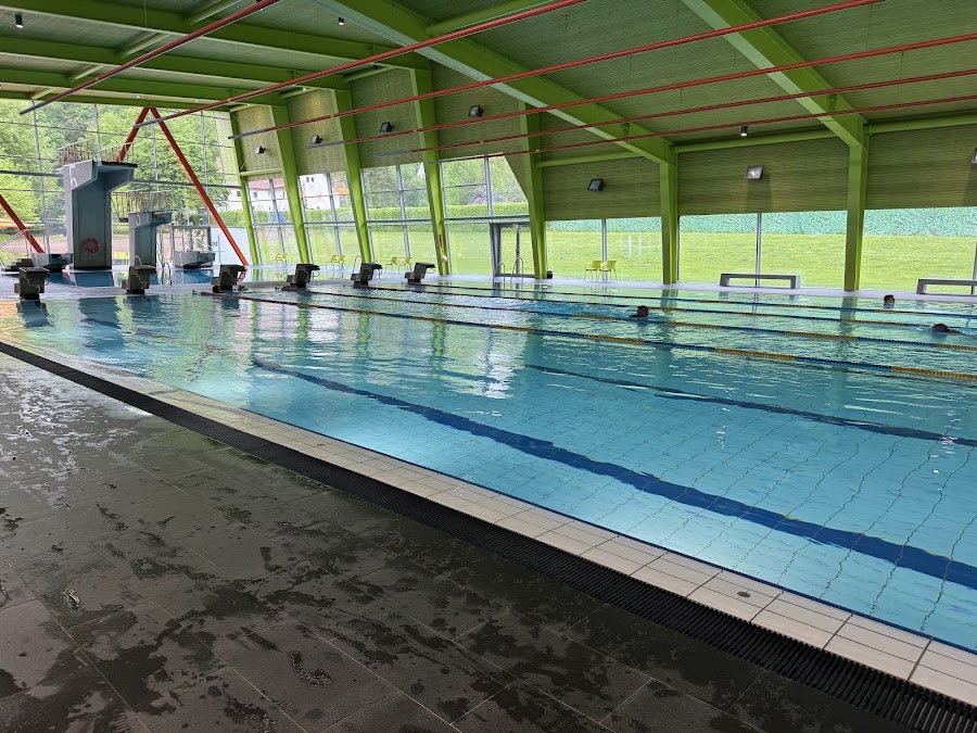 Hallensportbad