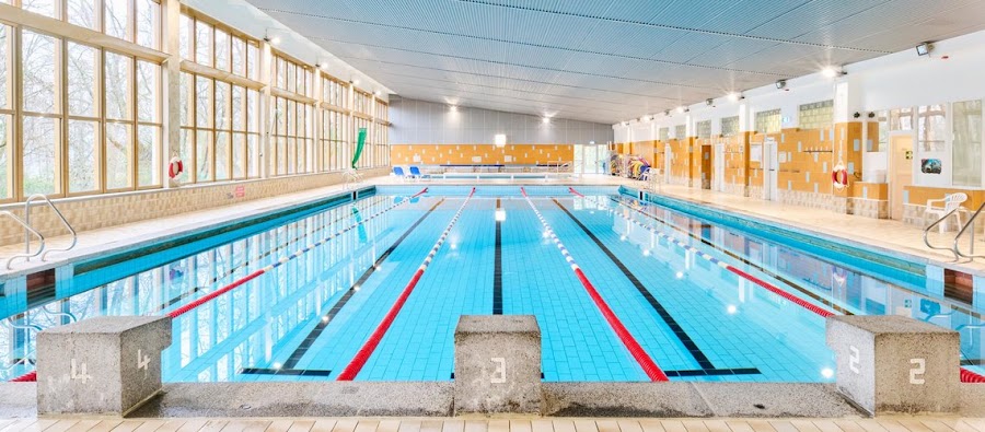 Schwimmhalle Baumschulenweg