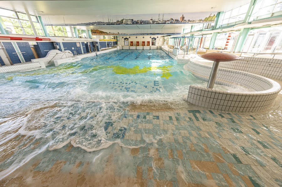 Meerwasserwellenbad
