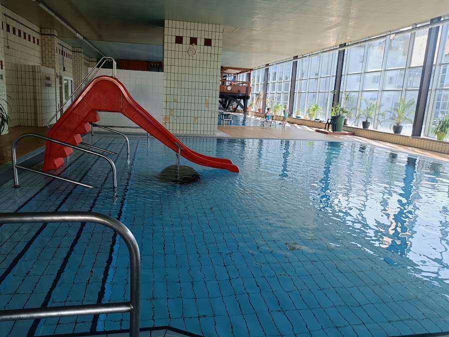 Schwimmhalle