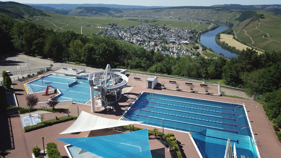 Panoramabad "Roemische Weinstraße"