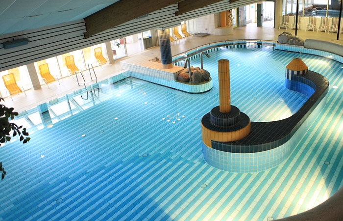 Hallen- und Freibad