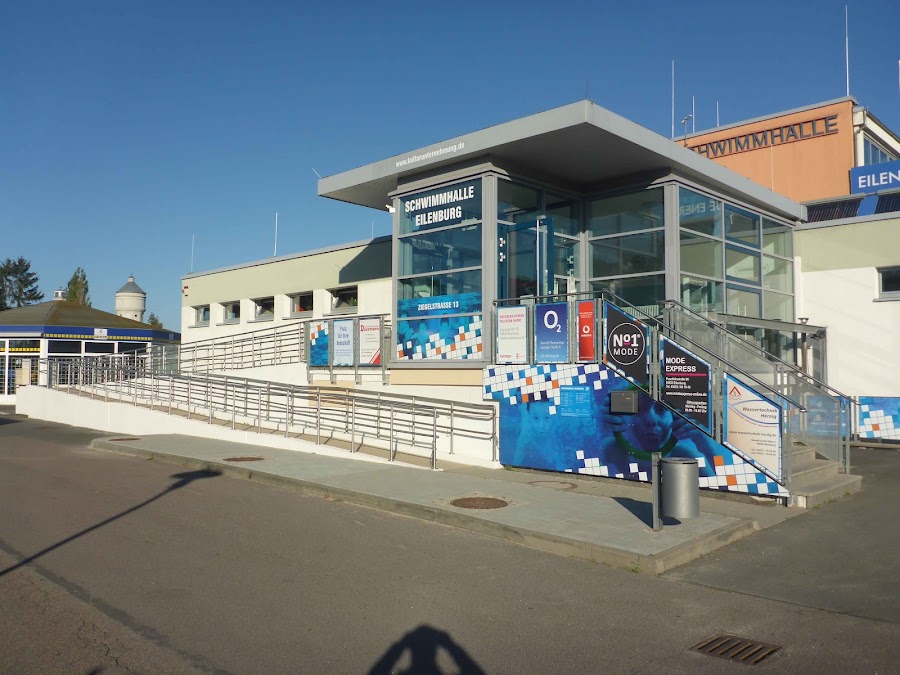 Schwimmhalle