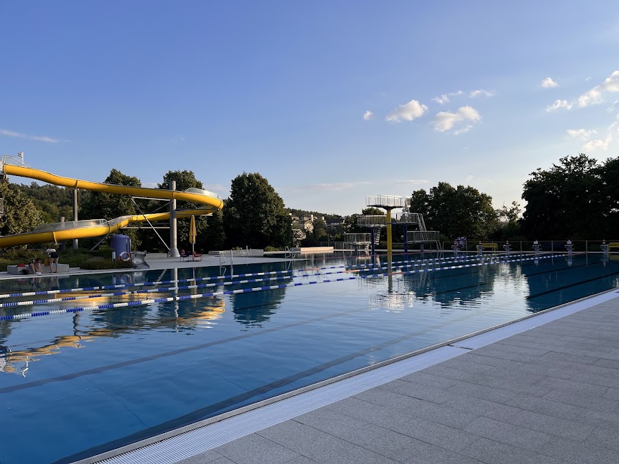 Schwimmhalle