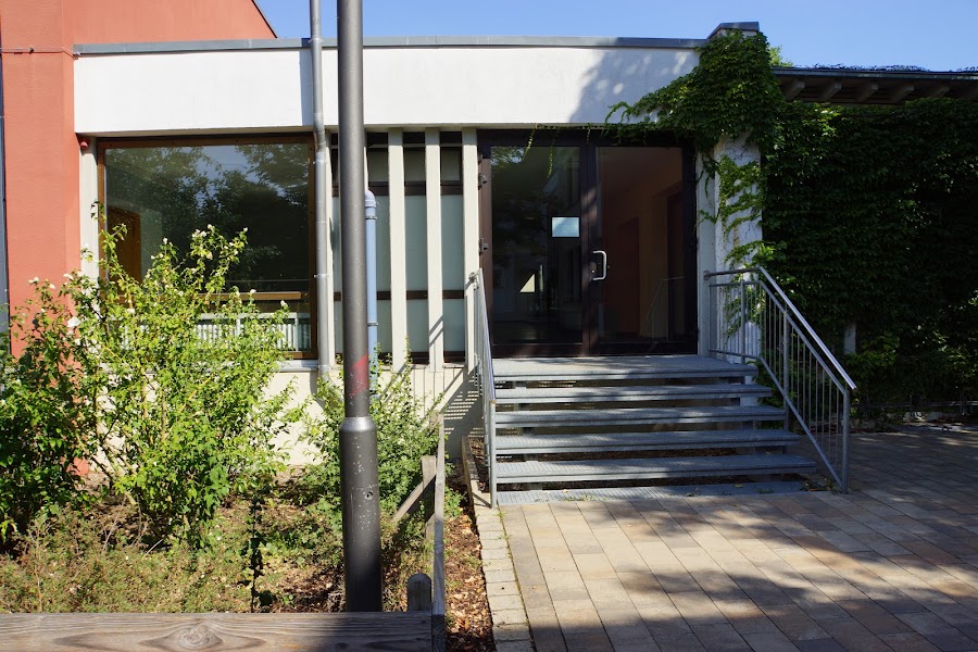 Hallenbad / Turnhalle