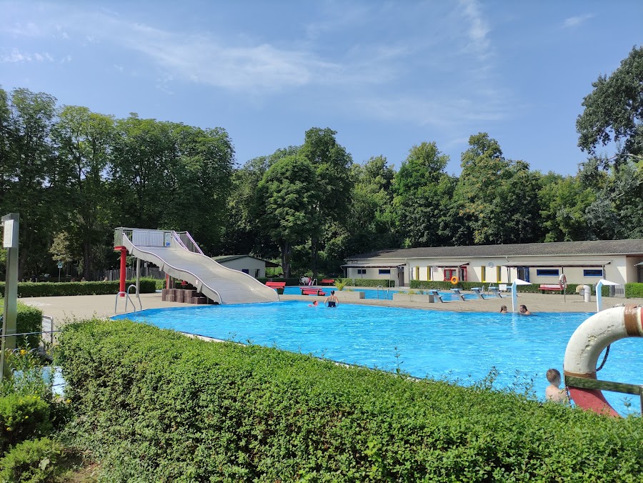 Freibad Altenweddingen
