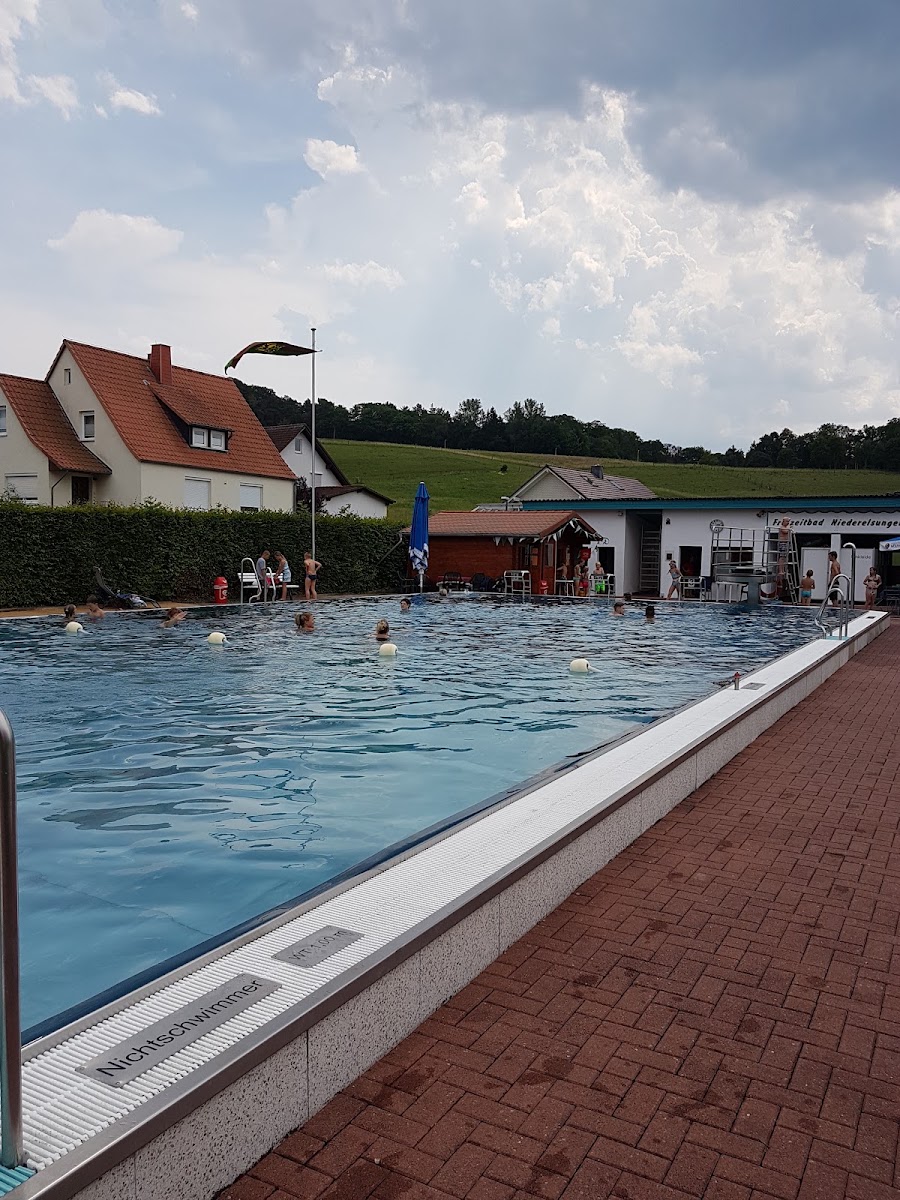 Freibad Niederelsungen