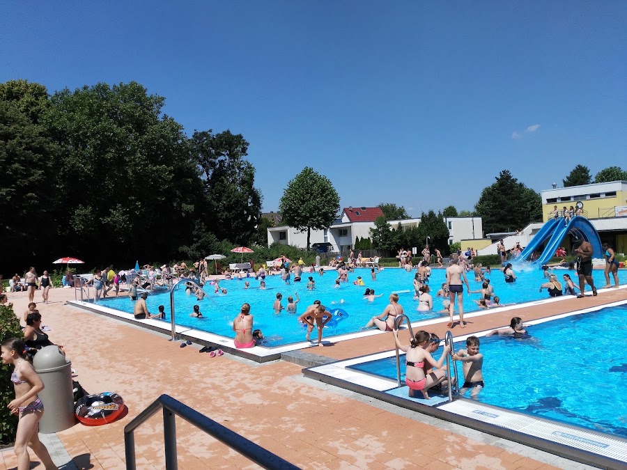 Ü-Bad Hallenbad