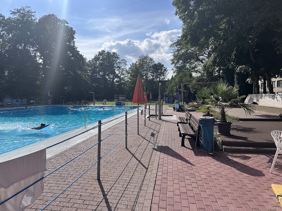 Freibad Kaiserswerth - Flossen weg e.V.