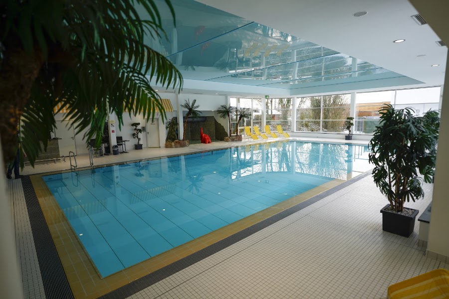 Hallenbad & Sauna