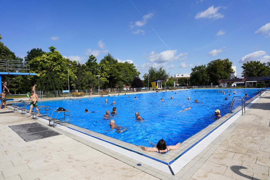 Schloss-Freibad Sachsenheim