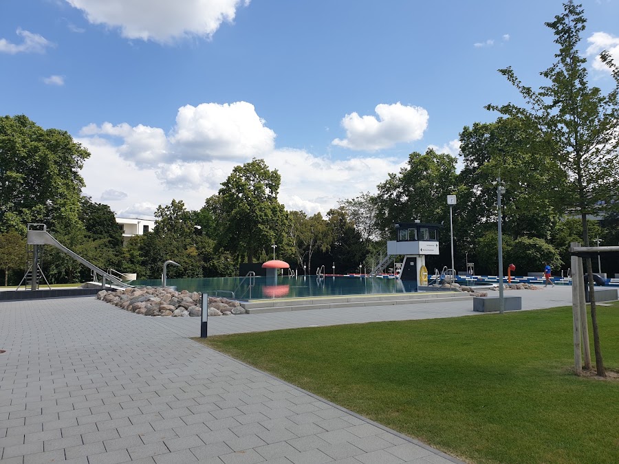 Hallen- und Freizeitbad An der Lache
