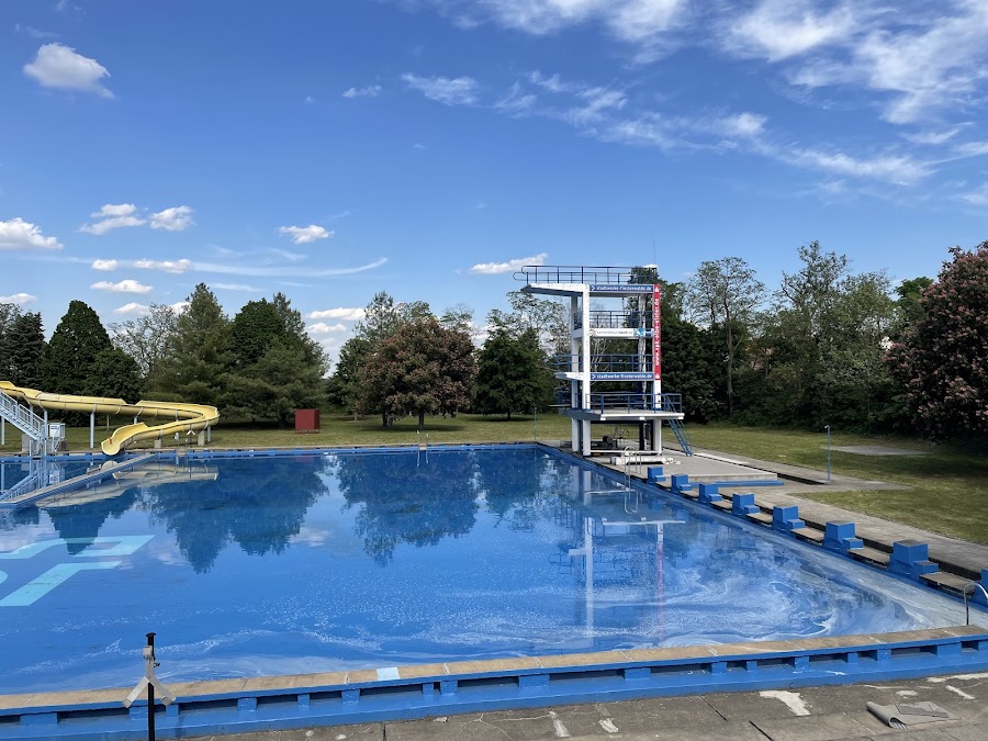 Schwimmstadion der Freundschaft