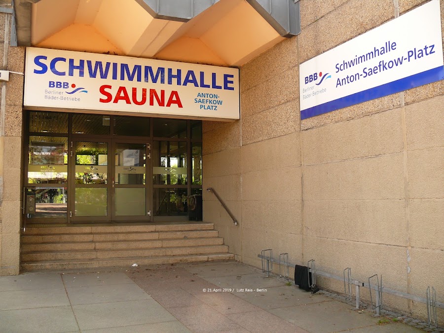 Schwimmhalle Anton-Saefkow-Platz