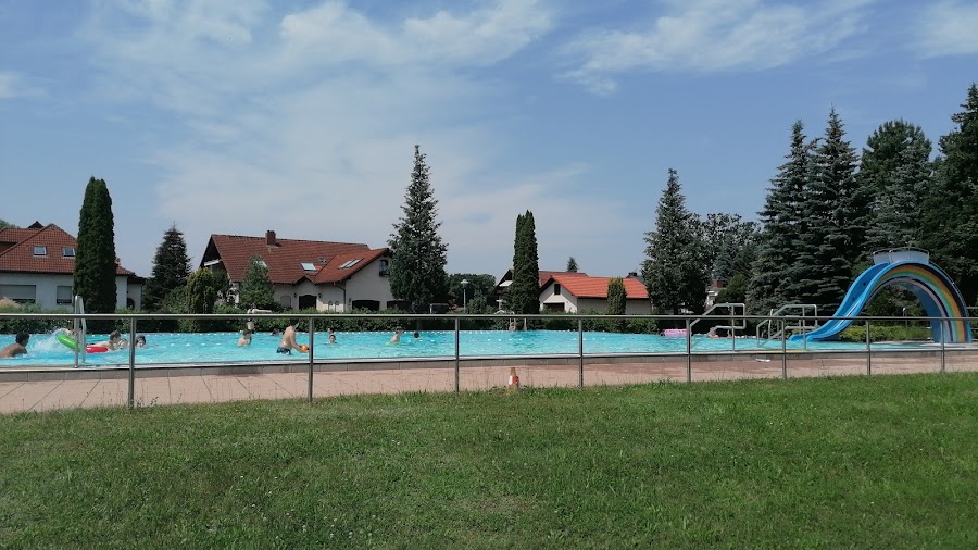 Freibad Regis-Breitingen