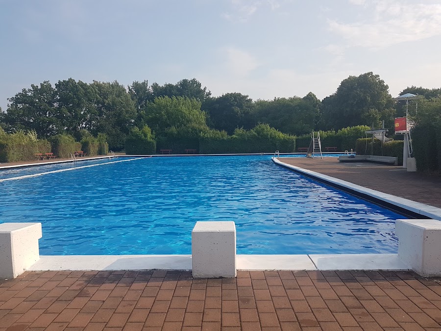 Hallenfreibad SZ- Thiede