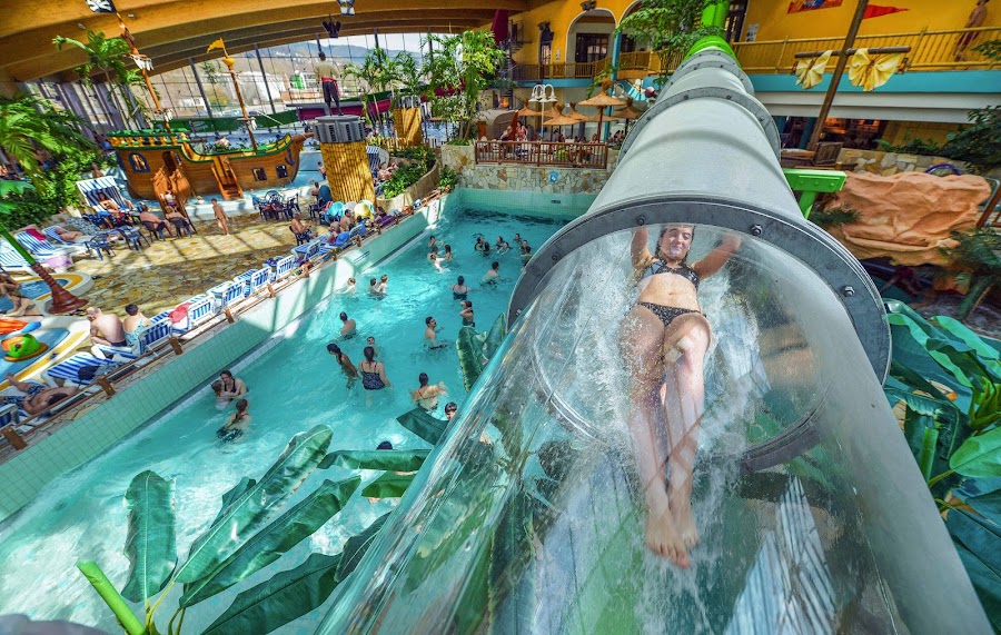 Schwimmhalle