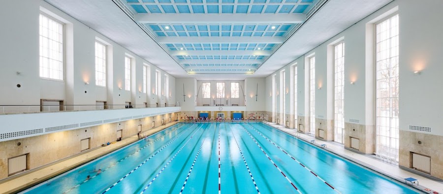 Ehemaliges Hallenbad